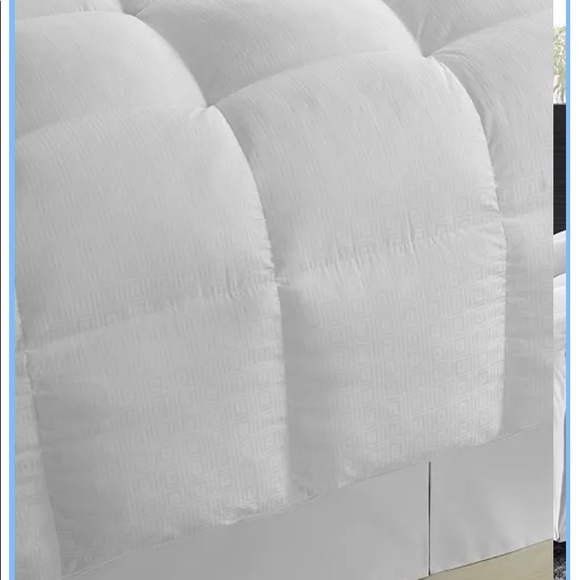 - - - Hotel Collection dawn alternative comforter - Picture 4 of 6